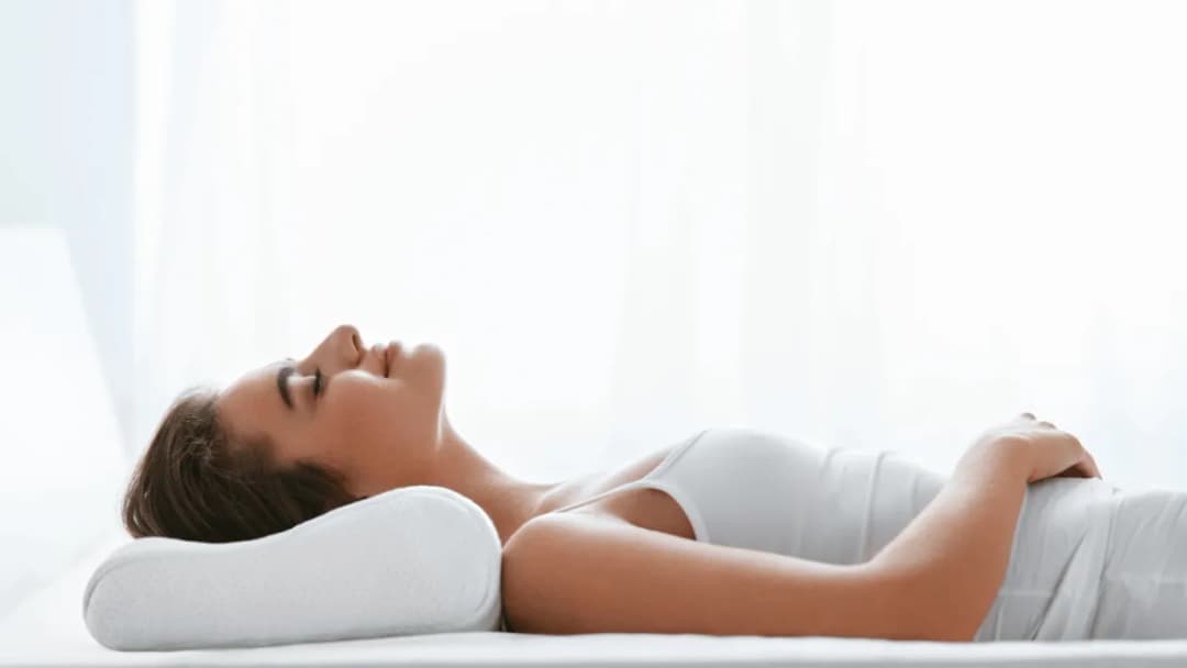 Jaka poduszka na ból karku? Oto najlepsze rozwiązania dla Ciebie